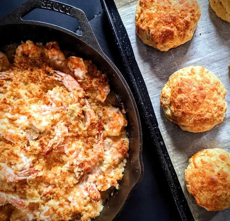 Red Lobster Cheddar Bay Biscuits (with Shrimp Scampi on the Side)