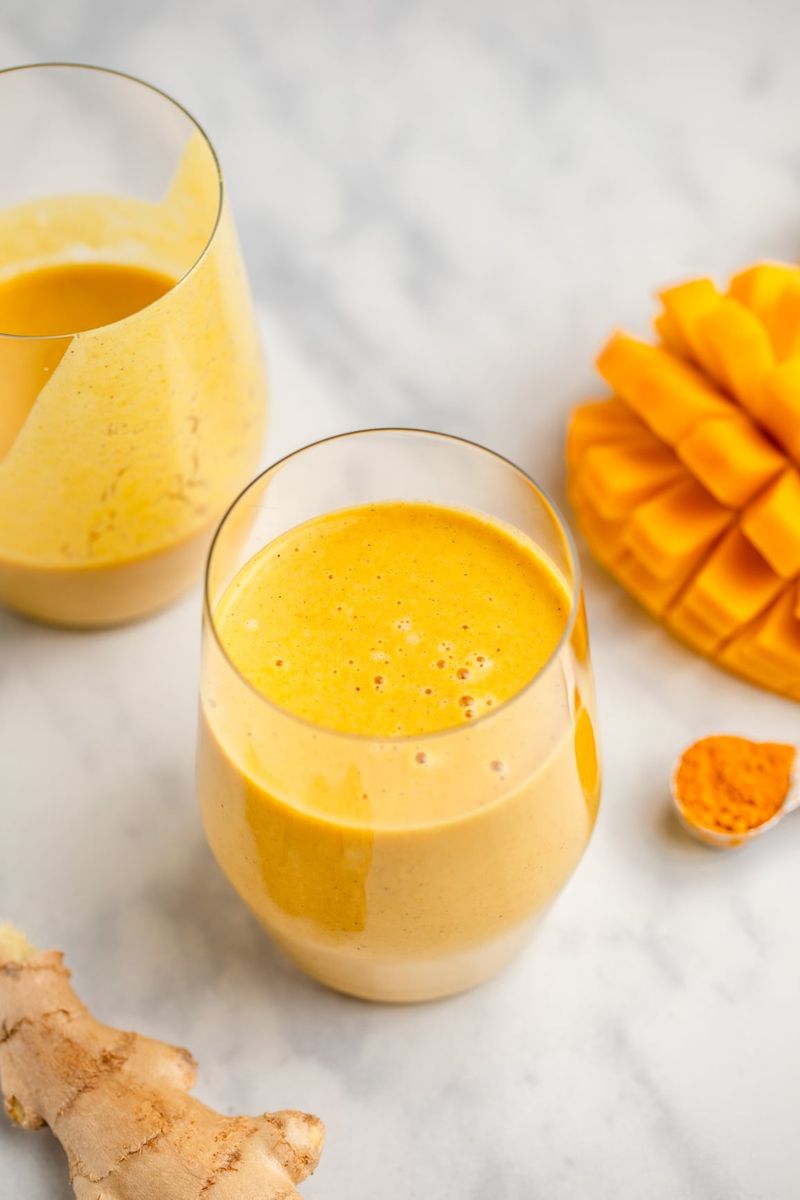 Mango Turmeric Smoothie