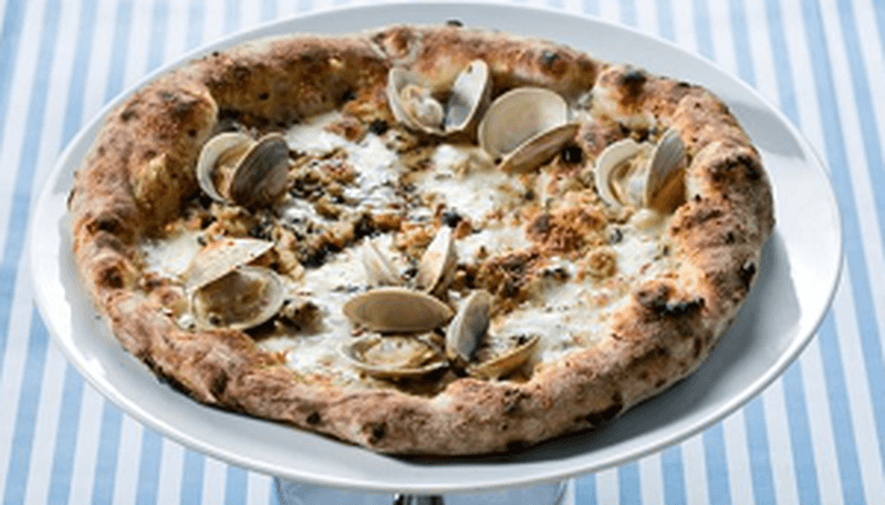 Connecticut: Clam Pizza
