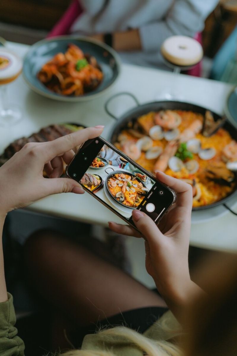 Taking Photos for 10 Minutes Before Eating