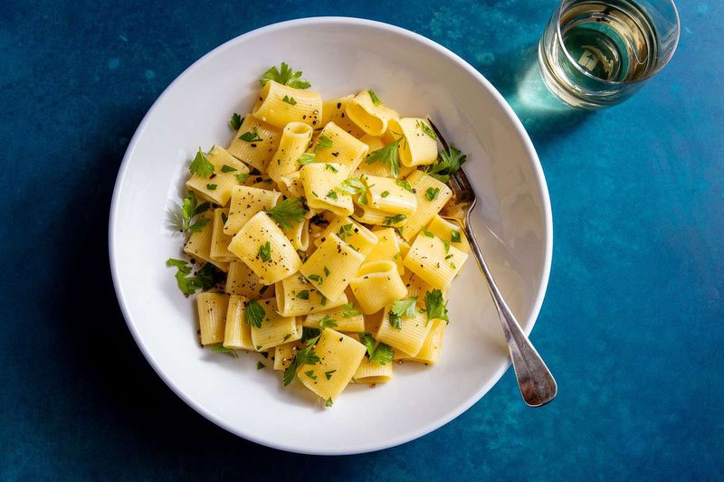 Pasta with Olive Oil, Garlic & Parsley