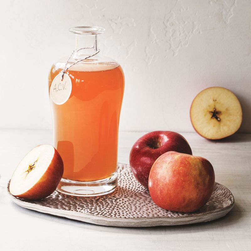 Apples and Apple Cider Vinegar