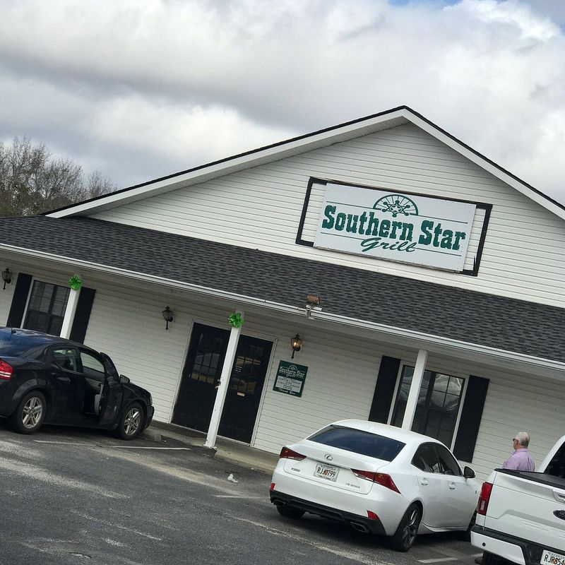 Georgia: Southern Star Grill (McRae-Helena)