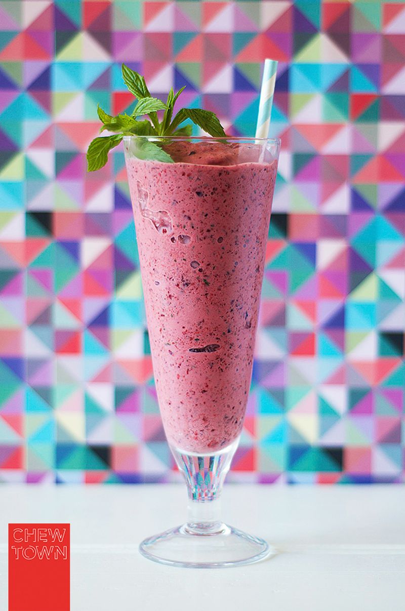 “Healthy” Berry Smoothies from Chains