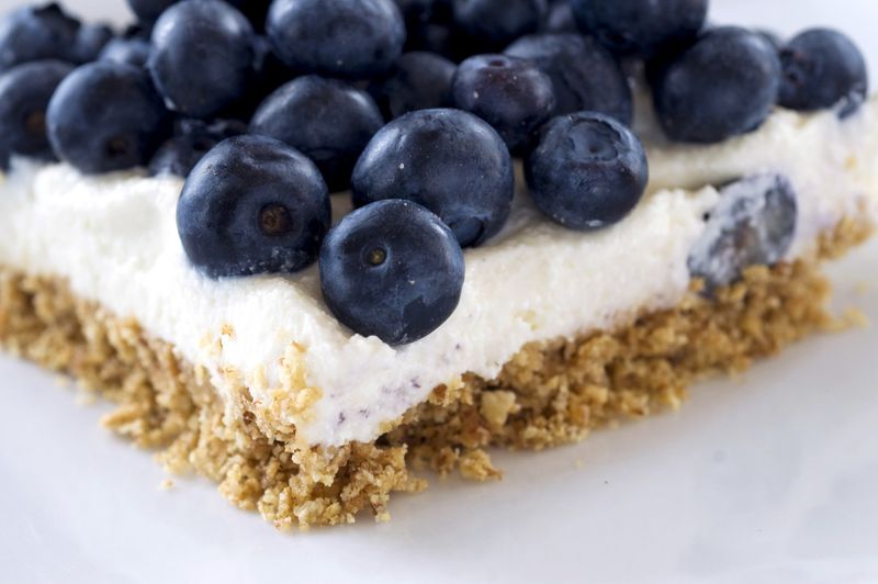 No-Bake Blueberry Cheesecake Bars