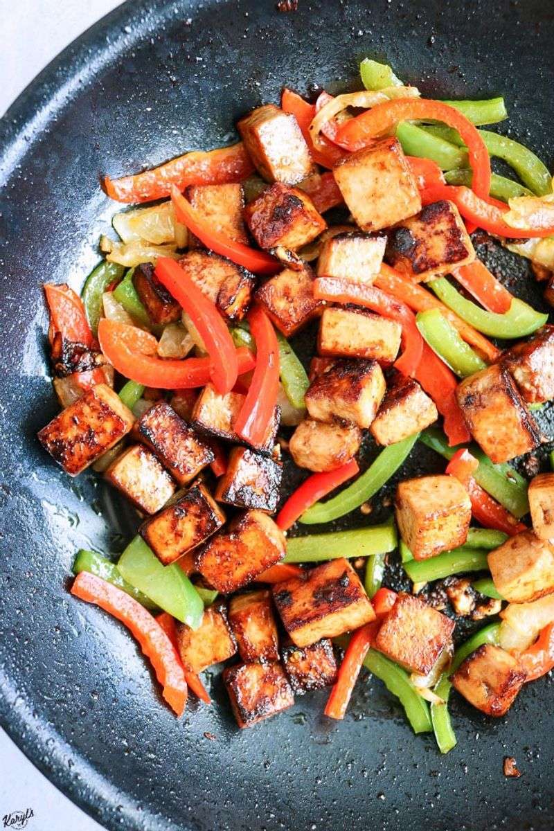 Stir-Fried Tofu with Bell Peppers and Ginger