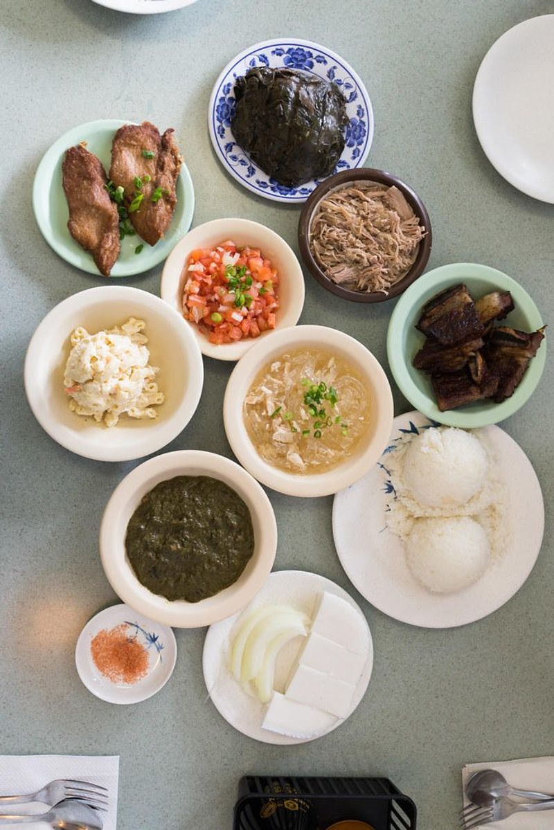Hawaii: Helena’s Hawaiian Food