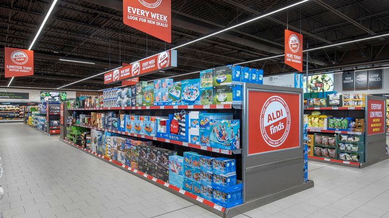 Ignoring Aldi’s Seasonal Aisle (Aisle of Shame)
