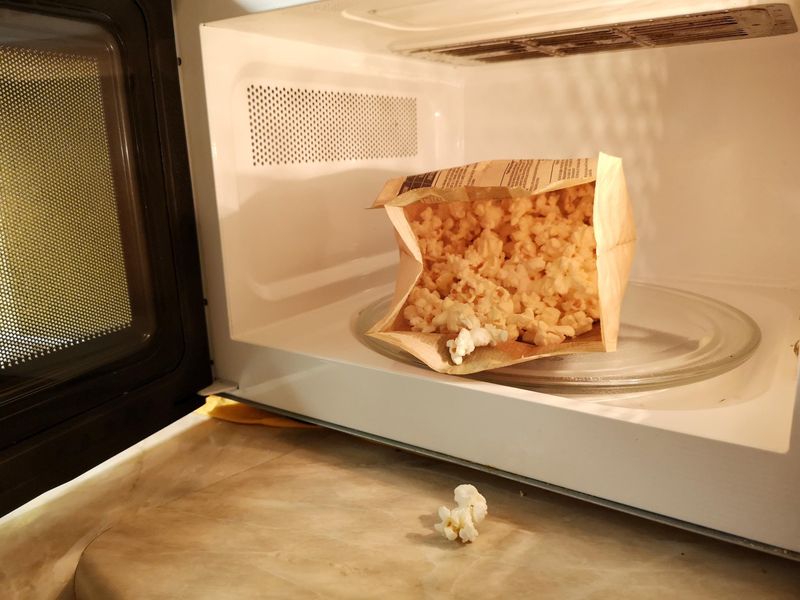 Microwave Popcorn with Artificial Butter