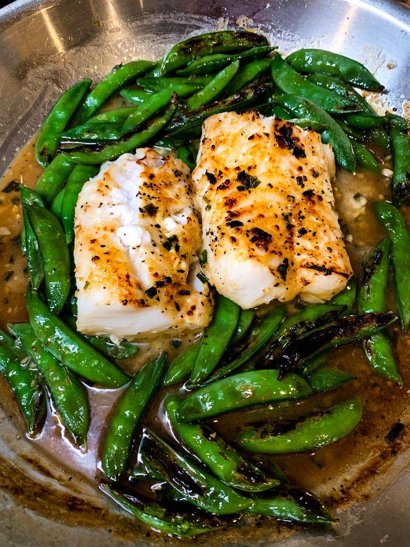 Baked Lemon-Garlic Cod with Sugar Snap Peas