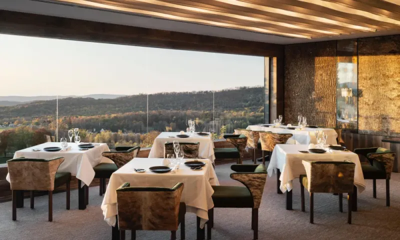 Restaurant Latour – Hamburg, New Jersey