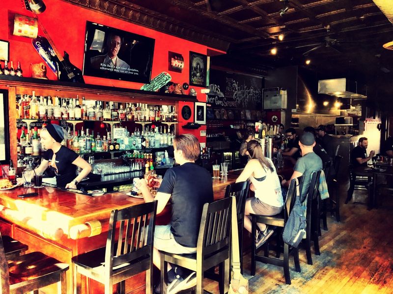Illinois – Kuma’s Corner Too (Avondale, Chicago)