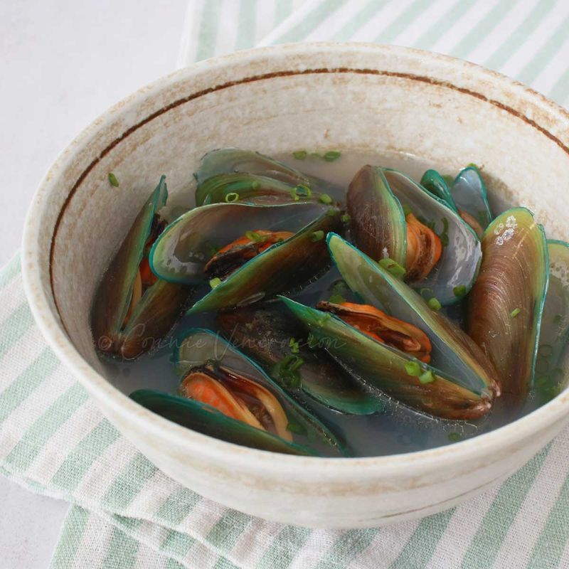 Mussels in a Watery Broth