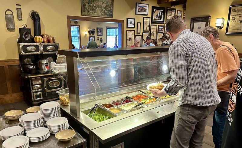 Iowa: Breitbach’s Country Dining