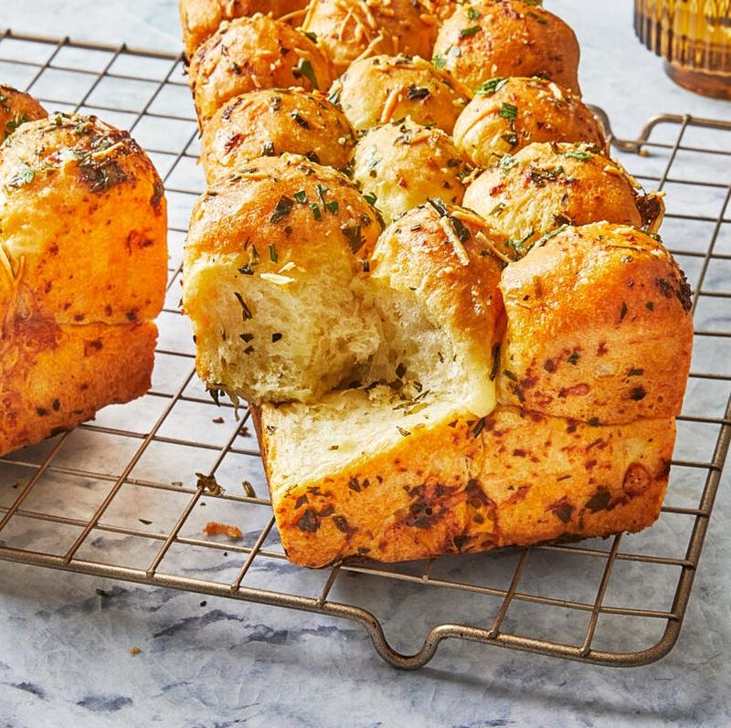 Pull-Apart Garlic Bread