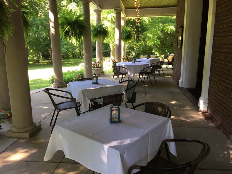 Holly Hill Inn – Midway, Kentucky