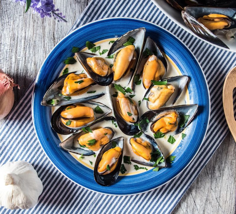 Creamy Garlic Mussels