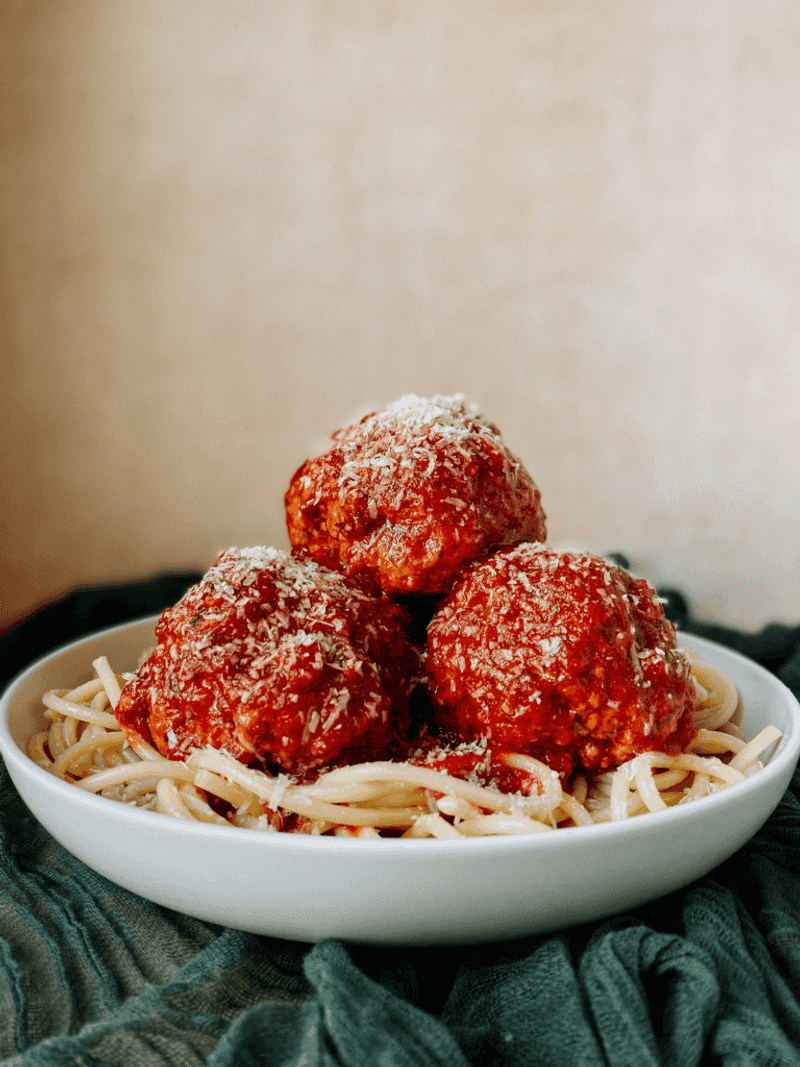 Spaghetti with Meatballs (Huge Ones)