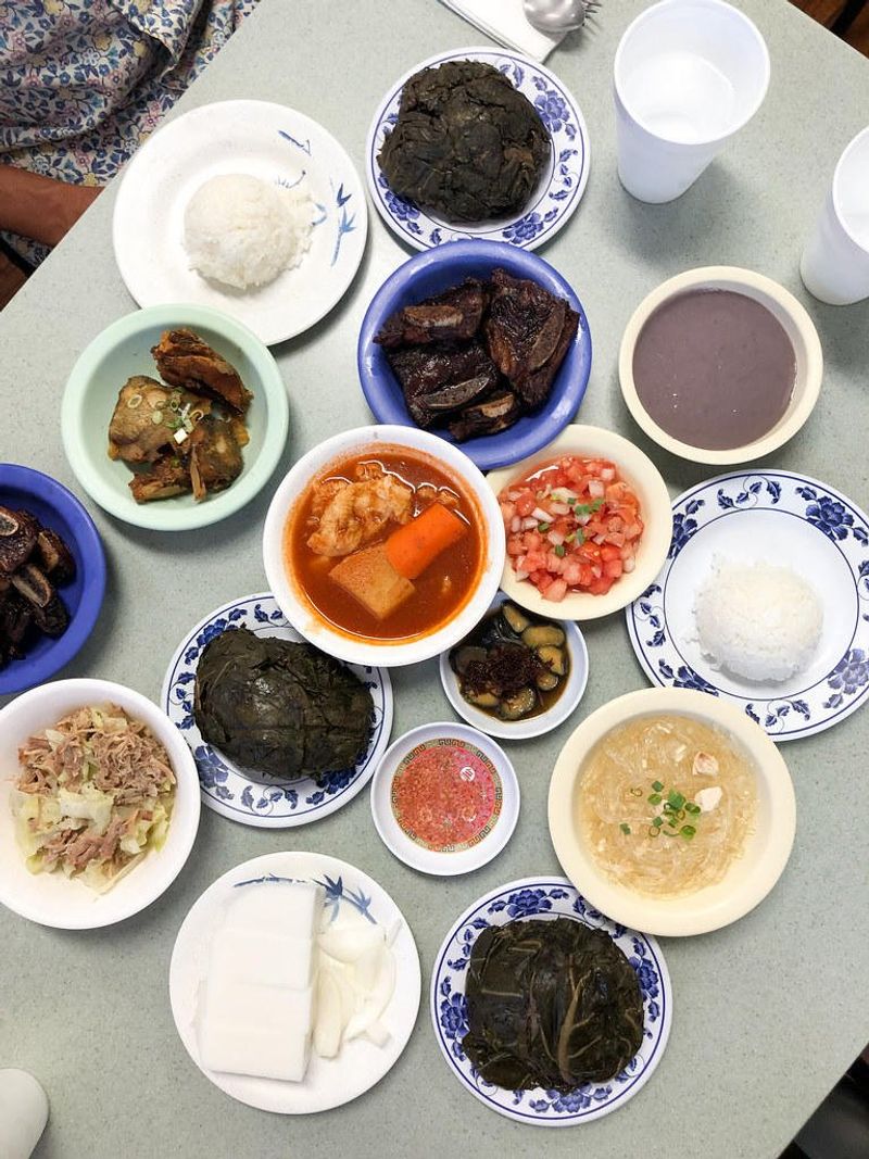 Helena’s Hawaiian Food – Honolulu, Hawaii