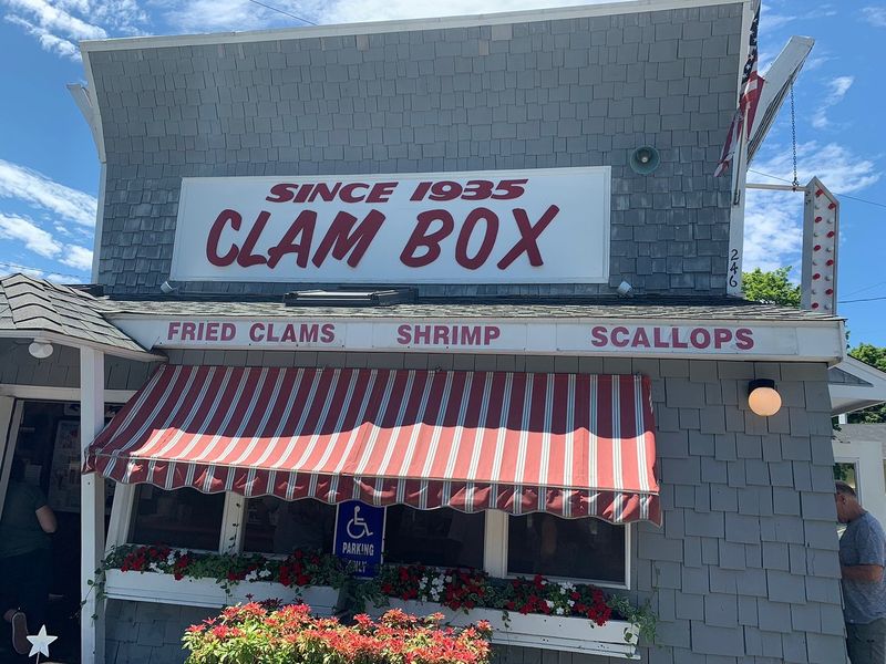 Massachusetts: The Clam Box
