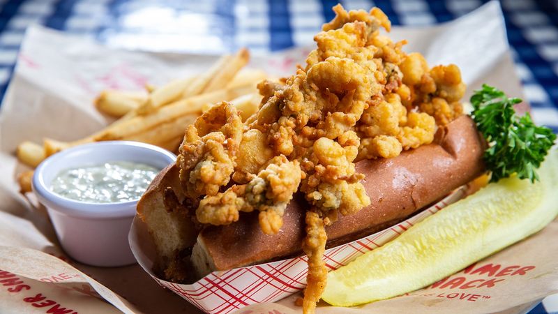 Massachusetts – Fried Clam Roll