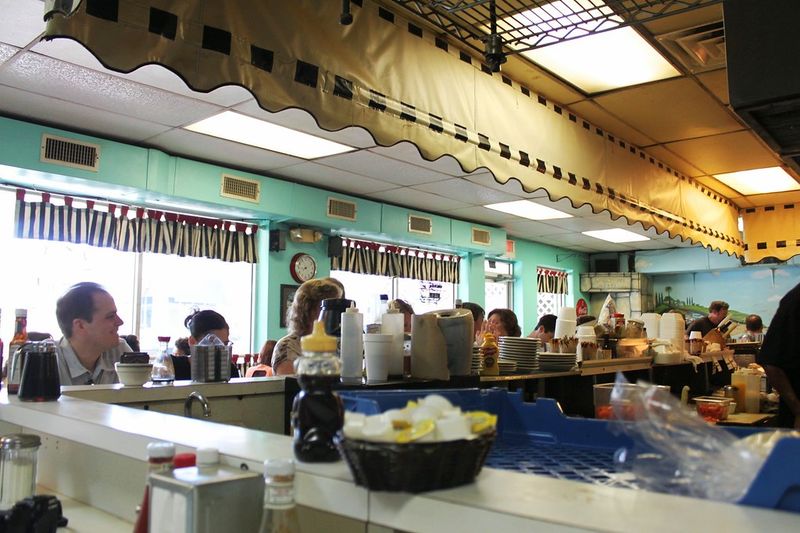 Louie’s Café – Baton Rouge
