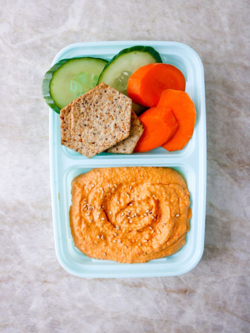 Hummus Snack Packs with Crackers