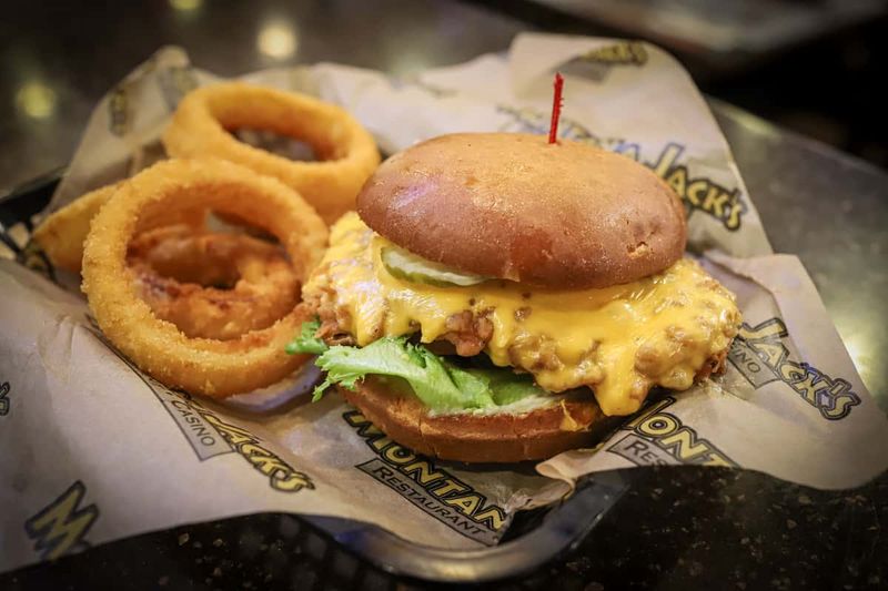 Montana – Pork Chop Sandwich