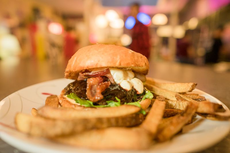 Montana – The Burger Dive (Billings)