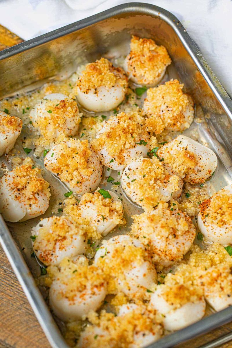 Baked Scallops with Butter & Garlic (Scallops au Gratin, Varied Brands)