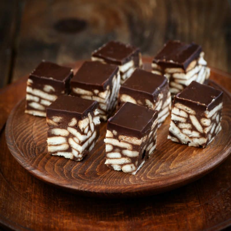 No-Bake Biscuit Cake