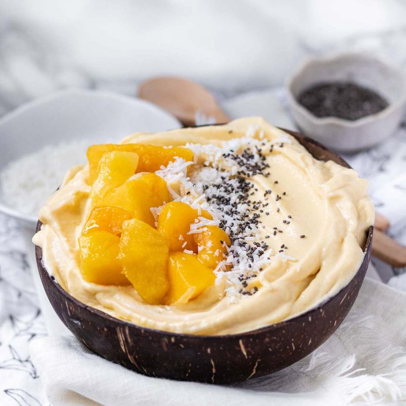Coconut Mango Smoothie Bowl