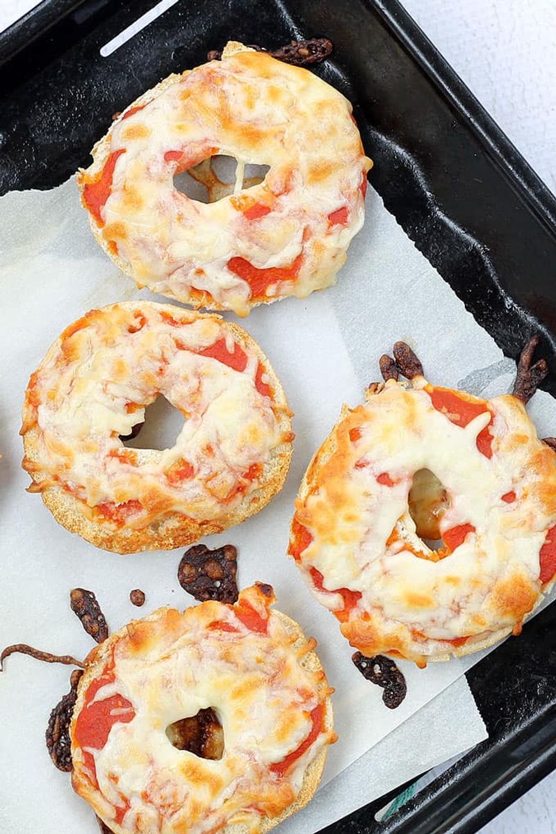 Pizza Bagels