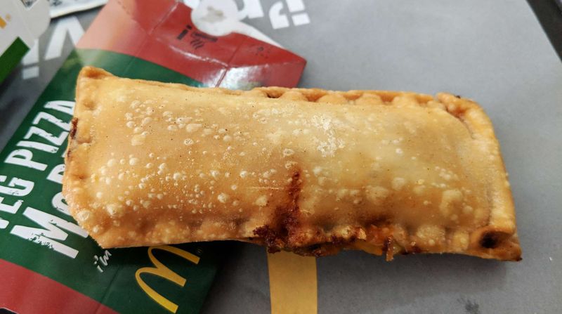 Veg Pizza McPuff (India)