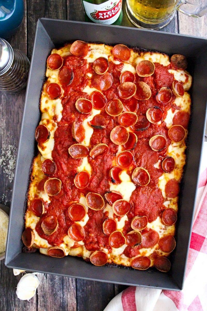 Detroit-Style Pizza (in non-trendy form)