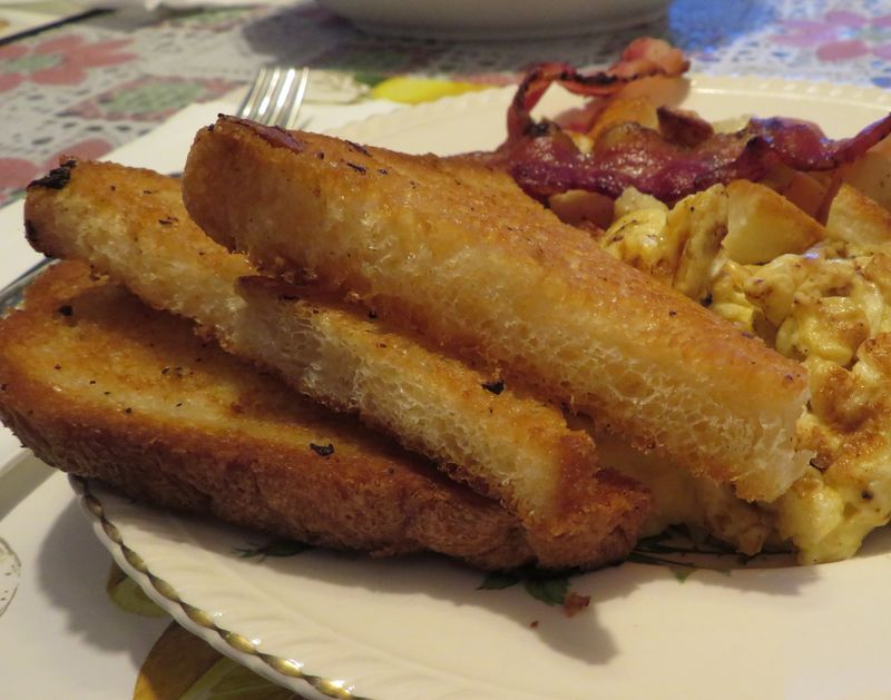 Grease-Soaked Bread (Fried Bread in Lard)