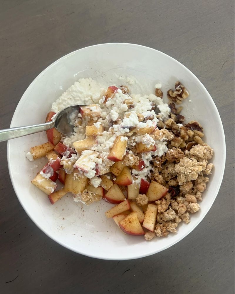 Cottage Cheese with Walnuts & Cinnamon