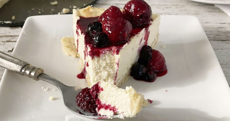 Keto Cheesecake with Almond Flour and Sugar-Free Syrup