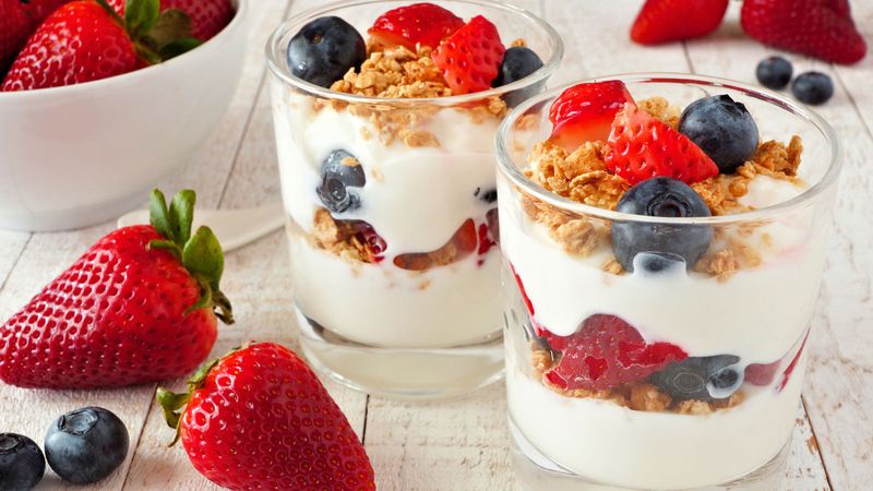 Greek Yogurt Parfait with Chia and Berries
