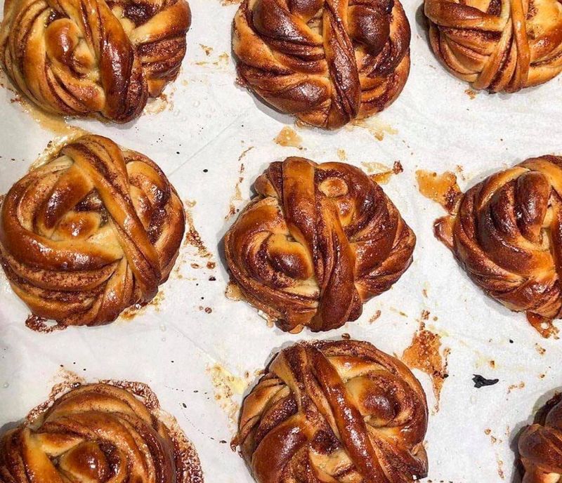 La Boulangerie Cinnamon Swirls