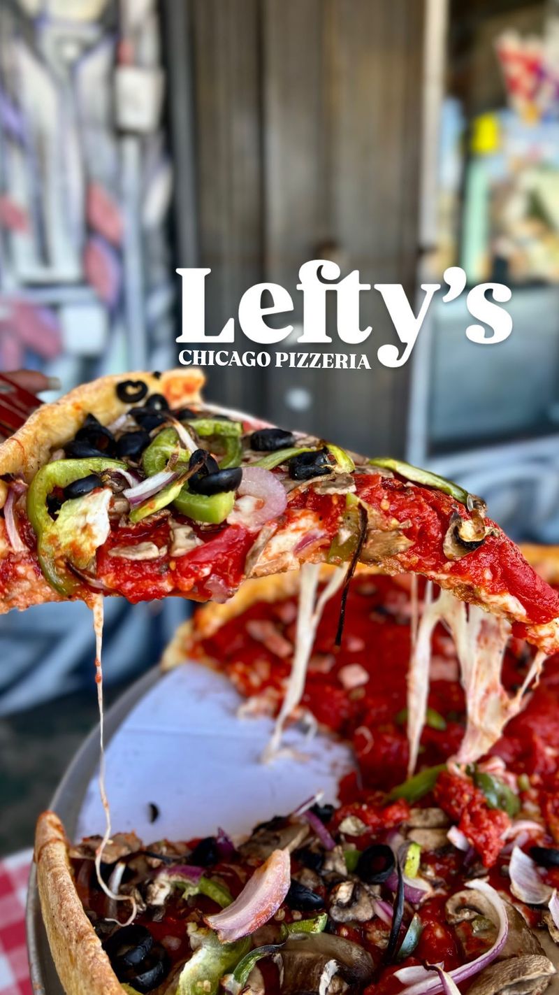 Lefty’s Chicago Pizzeria – San Diego, CA