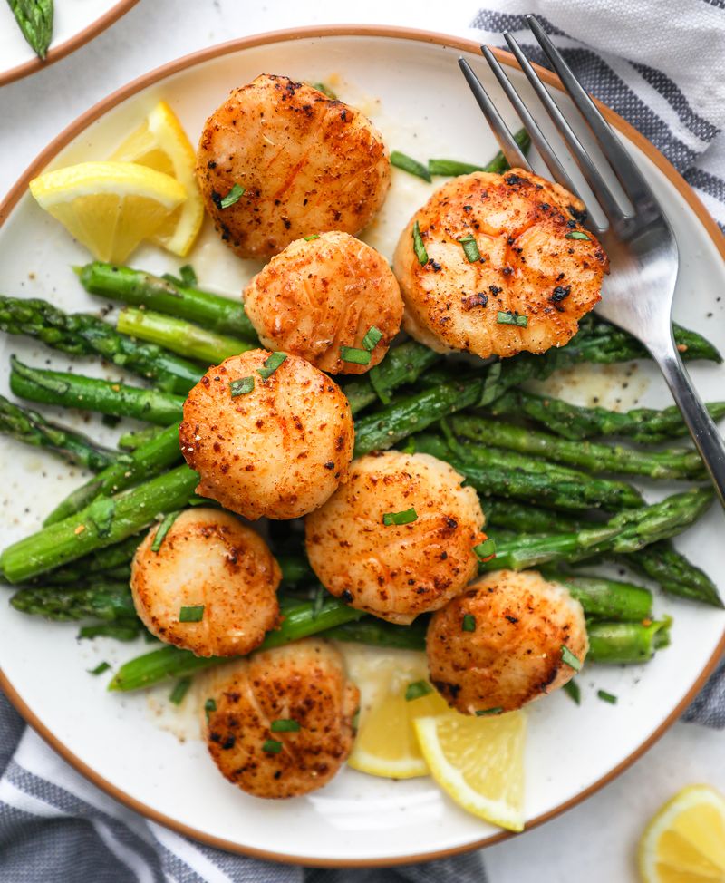Seared Scallops with Lemon Butter and Asparagus