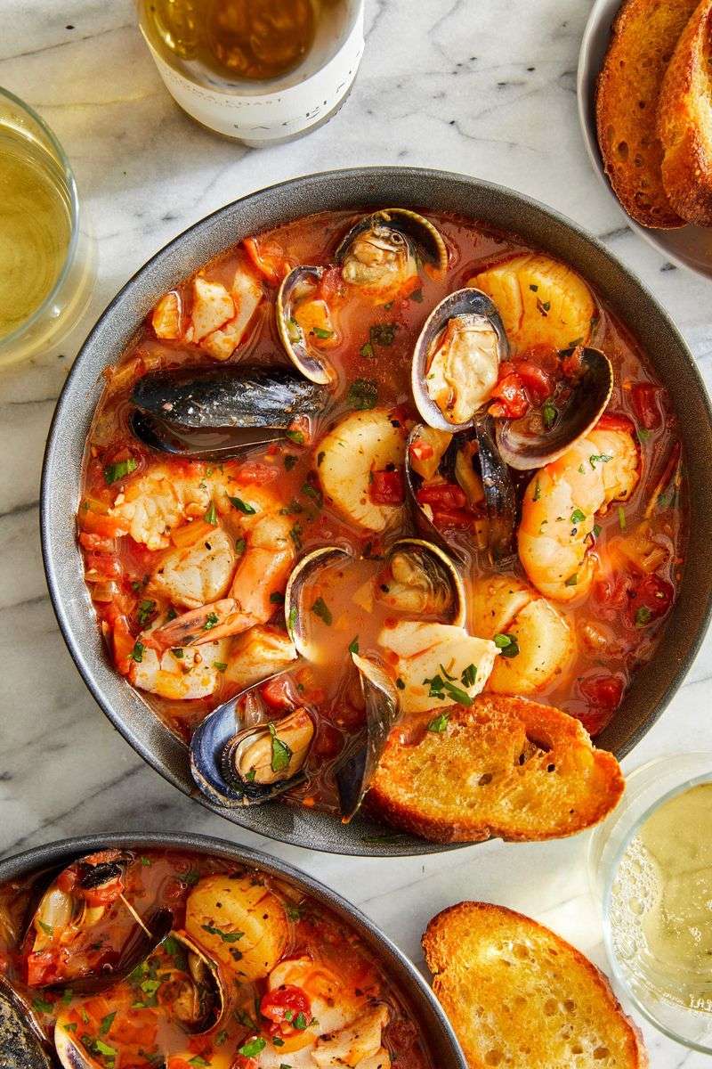 Cioppino (Italian Seafood Stew)