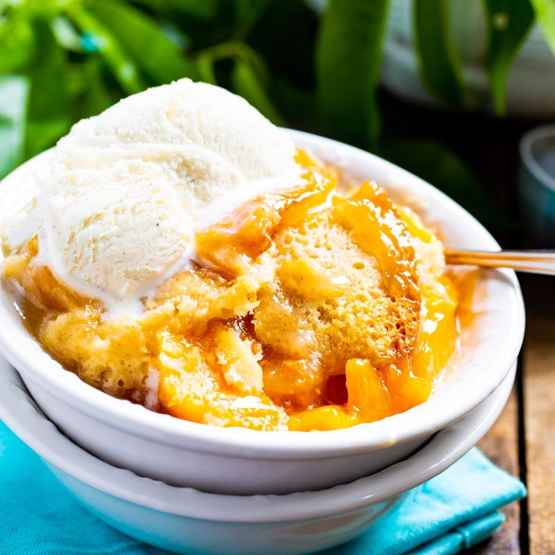 Slow Cooker Peach Cobbler