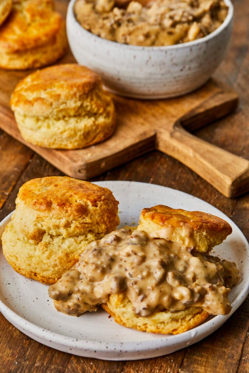 Tennessee – Biscuits and Sausage Gravy