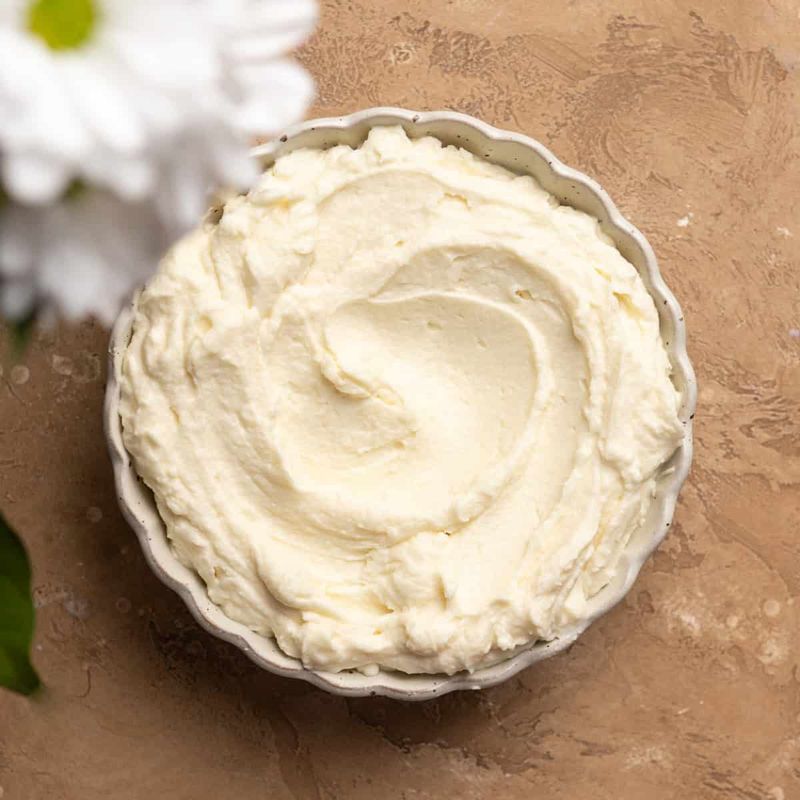 Mascarpone Whipped Frosting