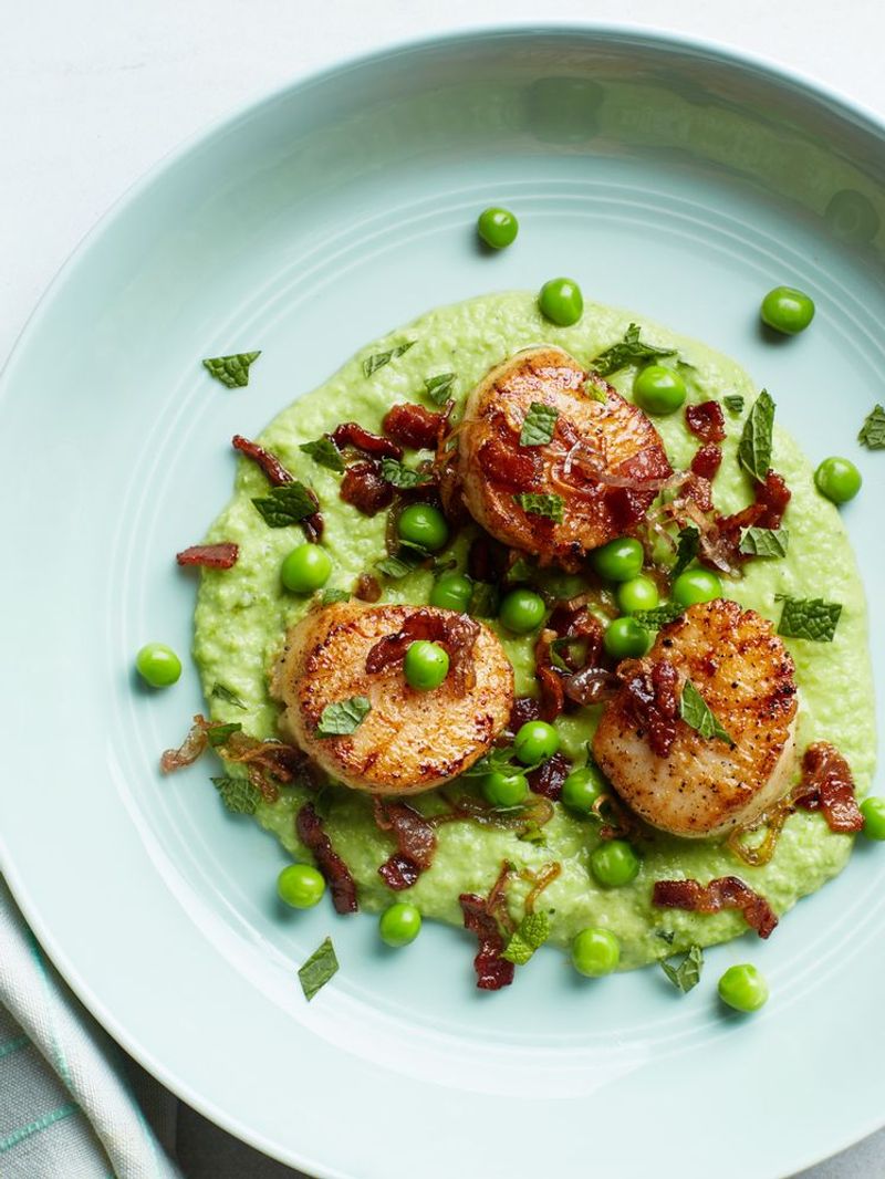 Seared Scallops with Pea Purée and Mint