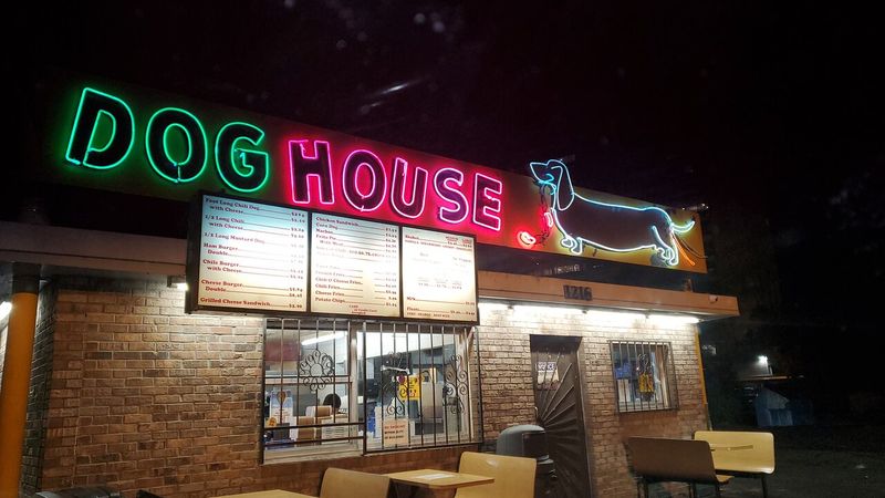 Dog House Restaurant – New Castle