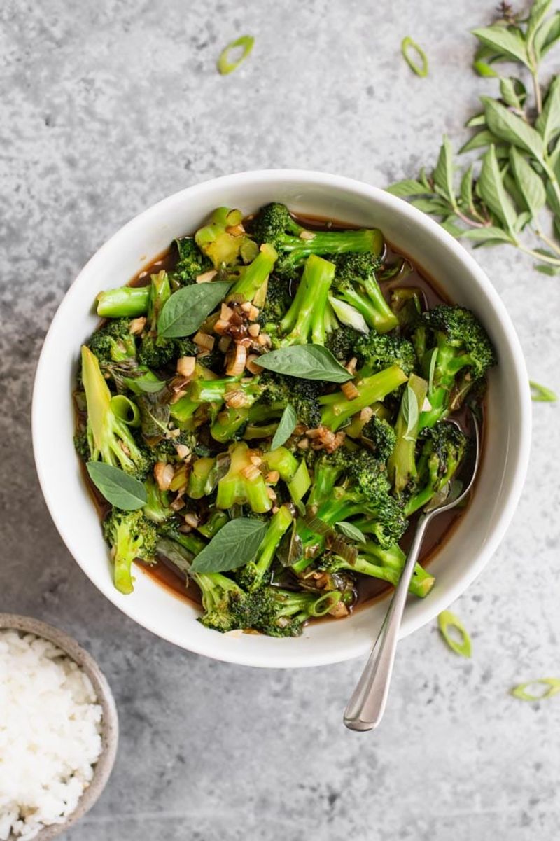 Broccoli with Garlic Sauce