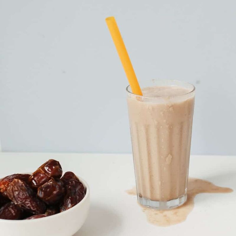 Chocolate Date Caramel Smoothie